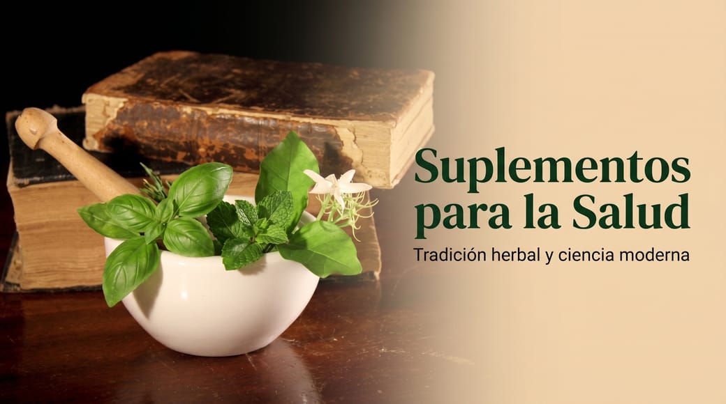 Cápsulas de suplementos de origen vegetal junto a plantas y especias sobre una mesa clara